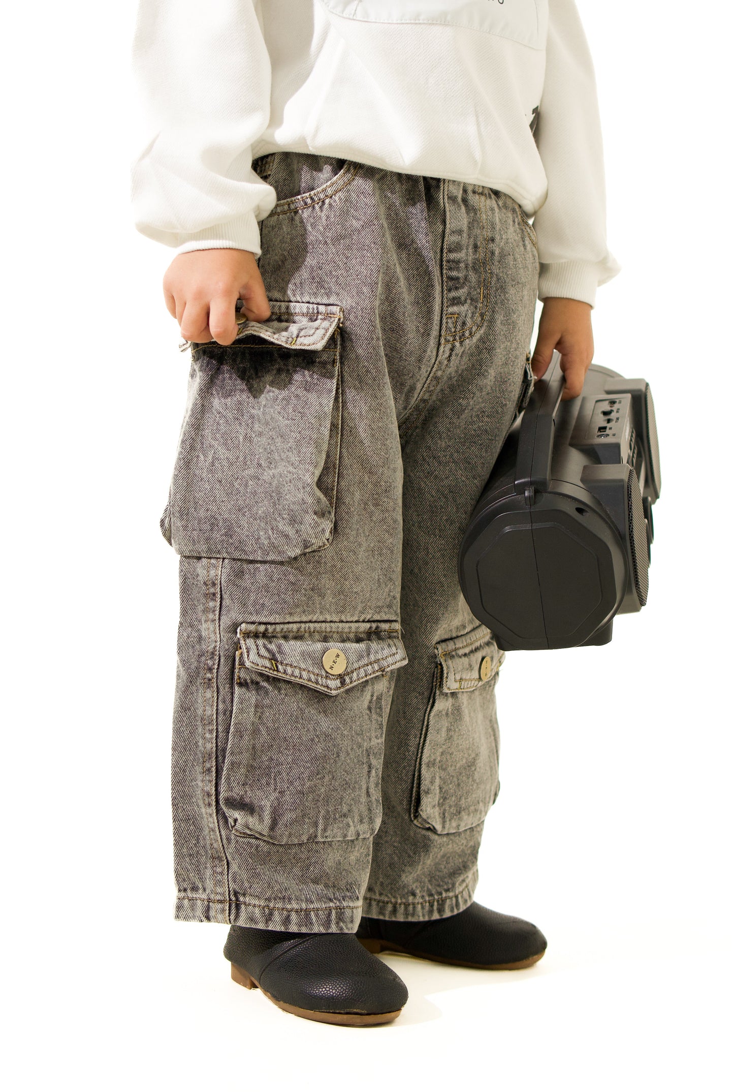 Oversized Unisex White Graphic Sweatshirt – Streetwear Pullover with Front Utility